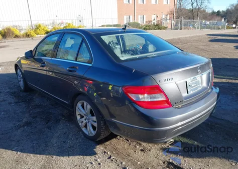 2010 Mercedes-Benz C 300 Luxury 4Matic/Sport 4Matic from USA, damaged, VIN WDDGF8BB2AR131623